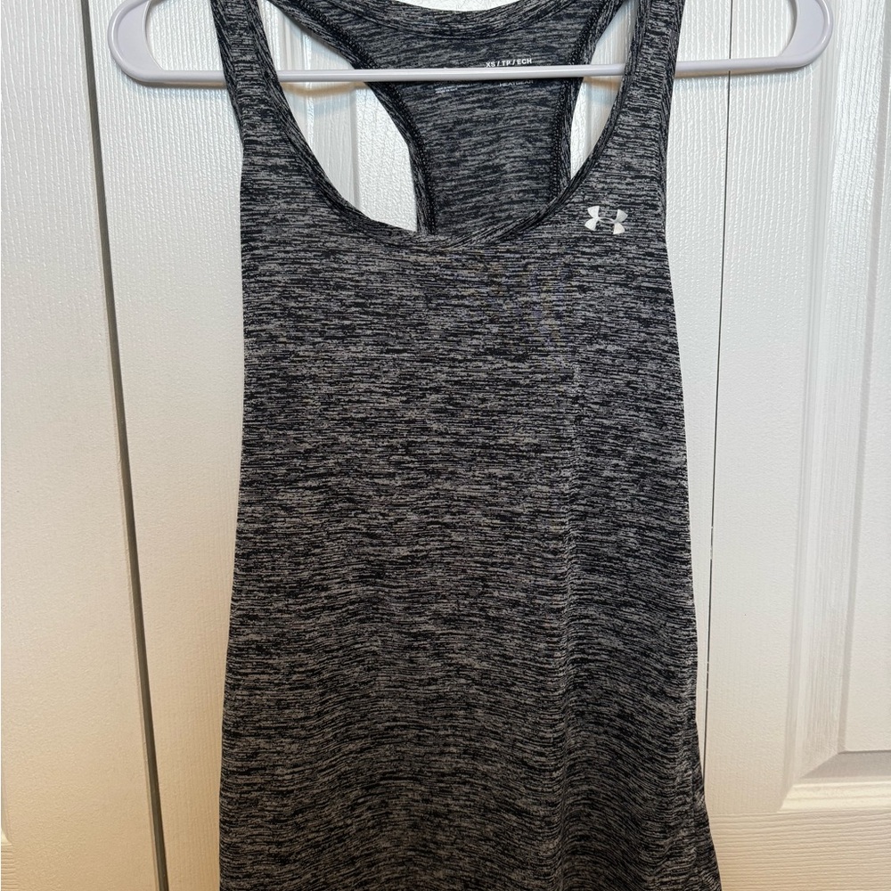 Rarely Worn Under Armour Women's Gray Tank Top